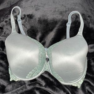 Victoria’s Secret perfect shape lace back bra size 36DDD